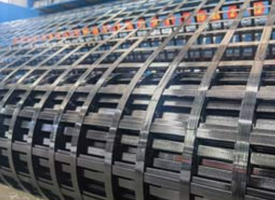 察雅钢塑土工格栅：基建“隐形脊梁”的绿色智造与长寿命进化论